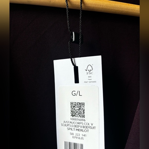 DYNAMITE | BNWT Sculpt long sleeve deep V neck body suit | size large - Picture 9 of 12